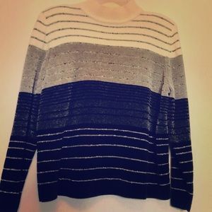 Alfred dunner sweater long sleeves.